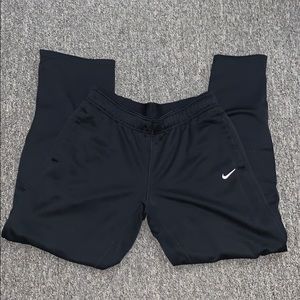 Women’s Nike therma-fit sweatpants